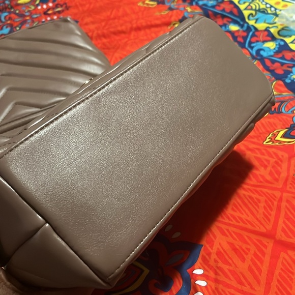 A New Day Quilted Boxy Crossbody Bag. - Picture 4 of 5